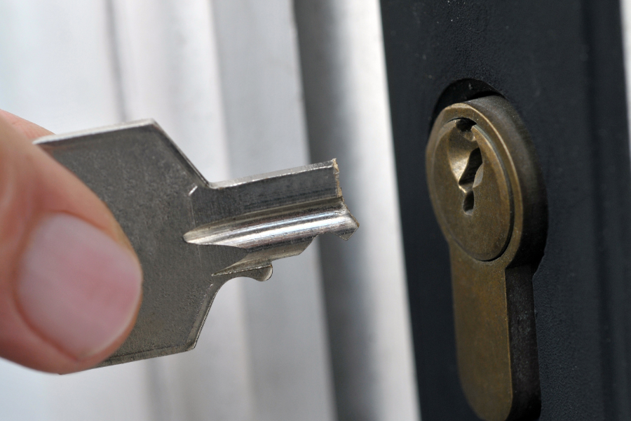 Broken Key in Lock: Emergency Extraction Services