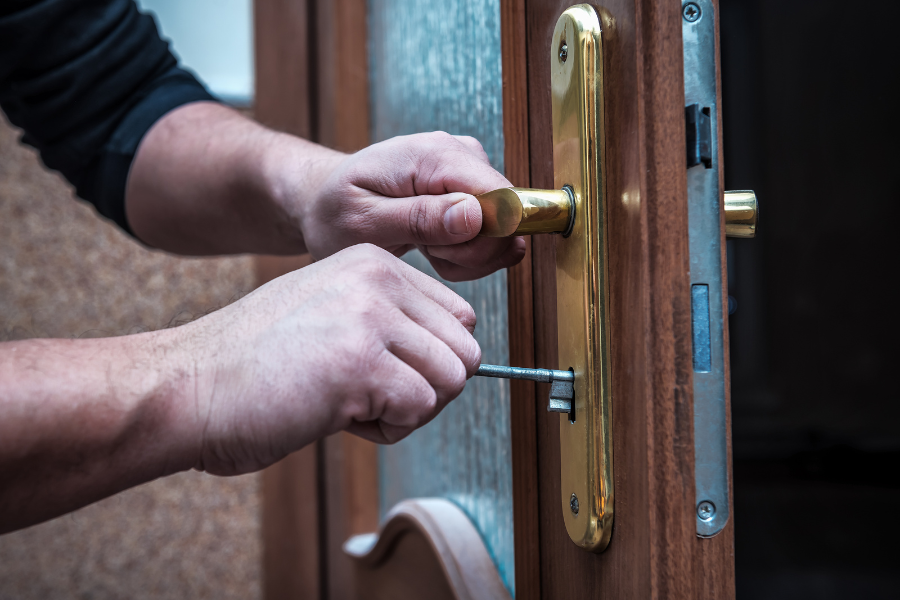 Locked Out at Night? Stay Safe With These Simple Tips